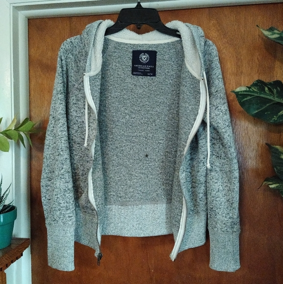 American Eagle Outfitters Jackets & Blazers - Was💲15! 🦅AEO zip-up hooded jacket